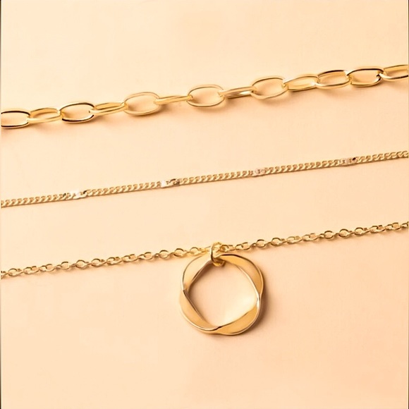 🔵𝟲𝟱%𝗢𝗙𝗙 𝗯𝘂𝗻𝗱𝗹𝗲𝘀 𝟯+🔵 NEW 3 Layered Gold Geometric Necklace - Picture 3 of 8
